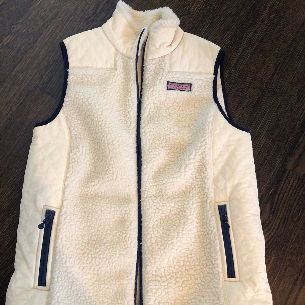 Vineyarde Vines Sherpa Fleece Vest for Woman